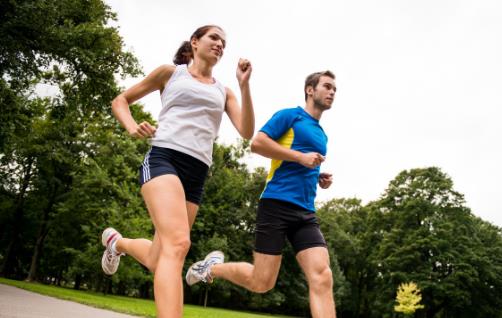 ���ܼ��ʵ���ȷ���� ѡ��һ˫���ʵ���Ь����ϥ��