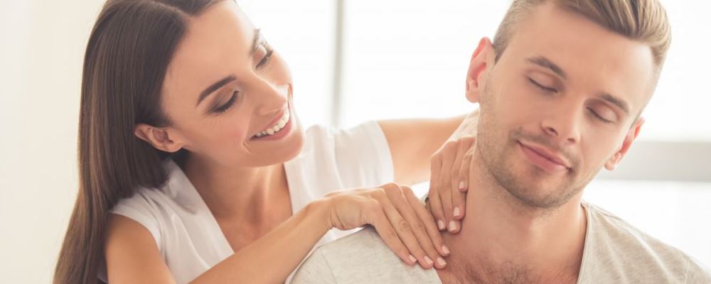 ��Ħ����ʲô�ô� ��Ħ�󱳵ĺô�����Щ ��Ħ�󱳺���