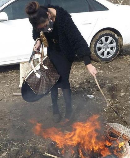 �հ���Ů����˽���գ������հ����¼�Ů��Ա��ѩ������