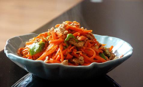 ���ڳ�ʲôʳ���ܲ�Ѫ