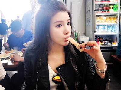 ����˿�����