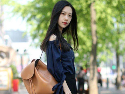 ����˿�����