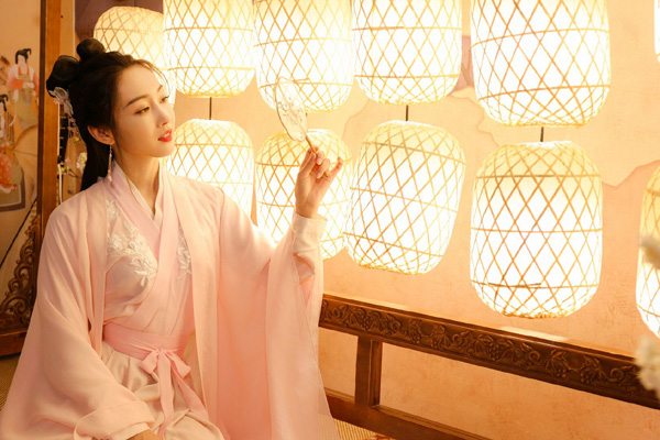 ���ڸ߶�˿�ఴĦ����ʹ��ӵ�����˰����������