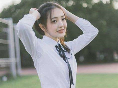 ���ڸ���˿�ఴĦ