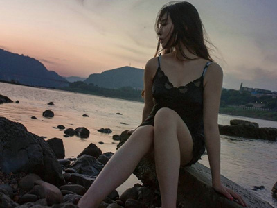 ����˿����˰�Ħ����