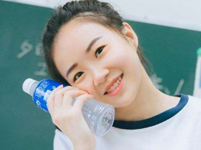 ����˿�����