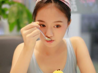 ���ڸ���˿�ఴĦ