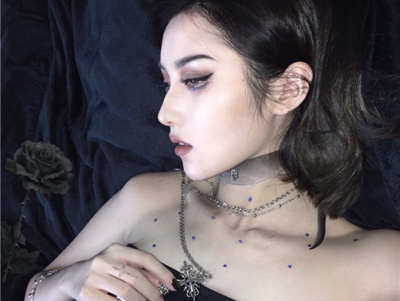 ����˿�����