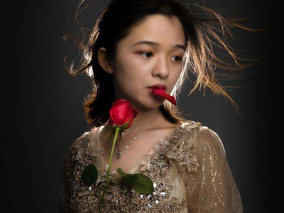 ����Ů����Ħ