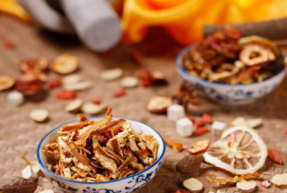 ���ƽ����۵�ƫ��