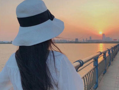 ����˿�����