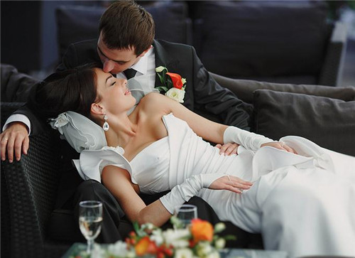 ����˿�����